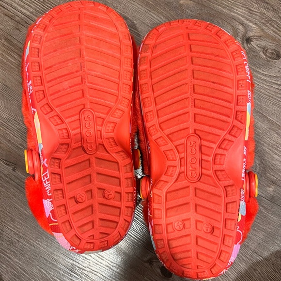 Sweatheart Crocs FUZZY - Picture 5 of 8